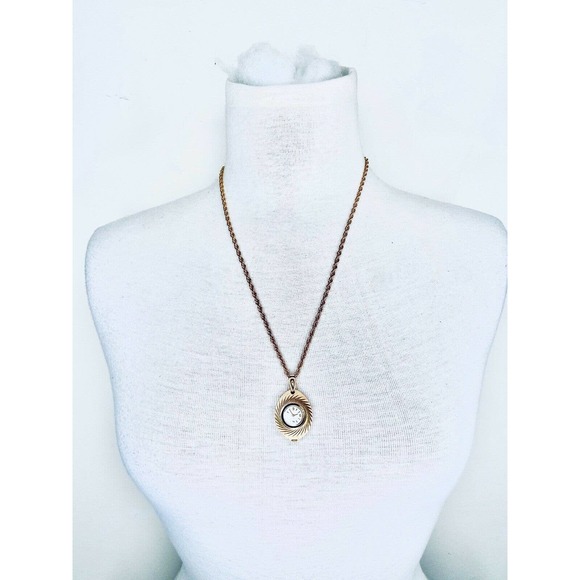 VTG Caravelle Women\'s Pendant Watch